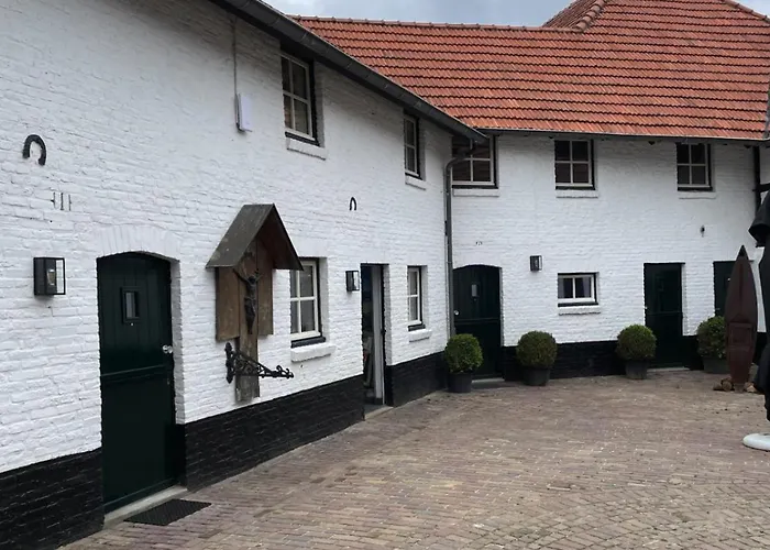 Valley View 3 Atmospheric 5 Person Near Valkenburg *