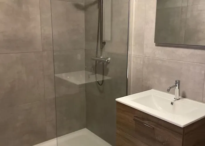 Valley View 3 Atmospheric 5 Person Near Valkenburg *